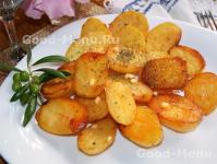 오븐에 구운 감자: 다양한 첨가물과 소스를 사용한 맛있는 요리법