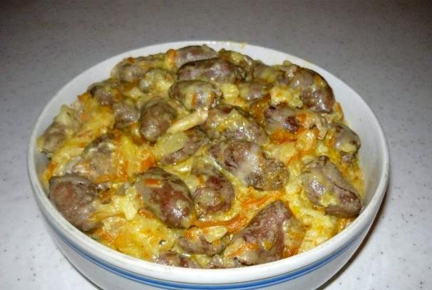 Recept na kuracie stehná so zemiakmi v rúre v rukáve.