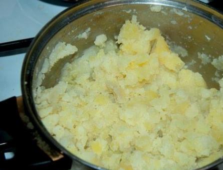Як смачно приготувати сирний крем-суп